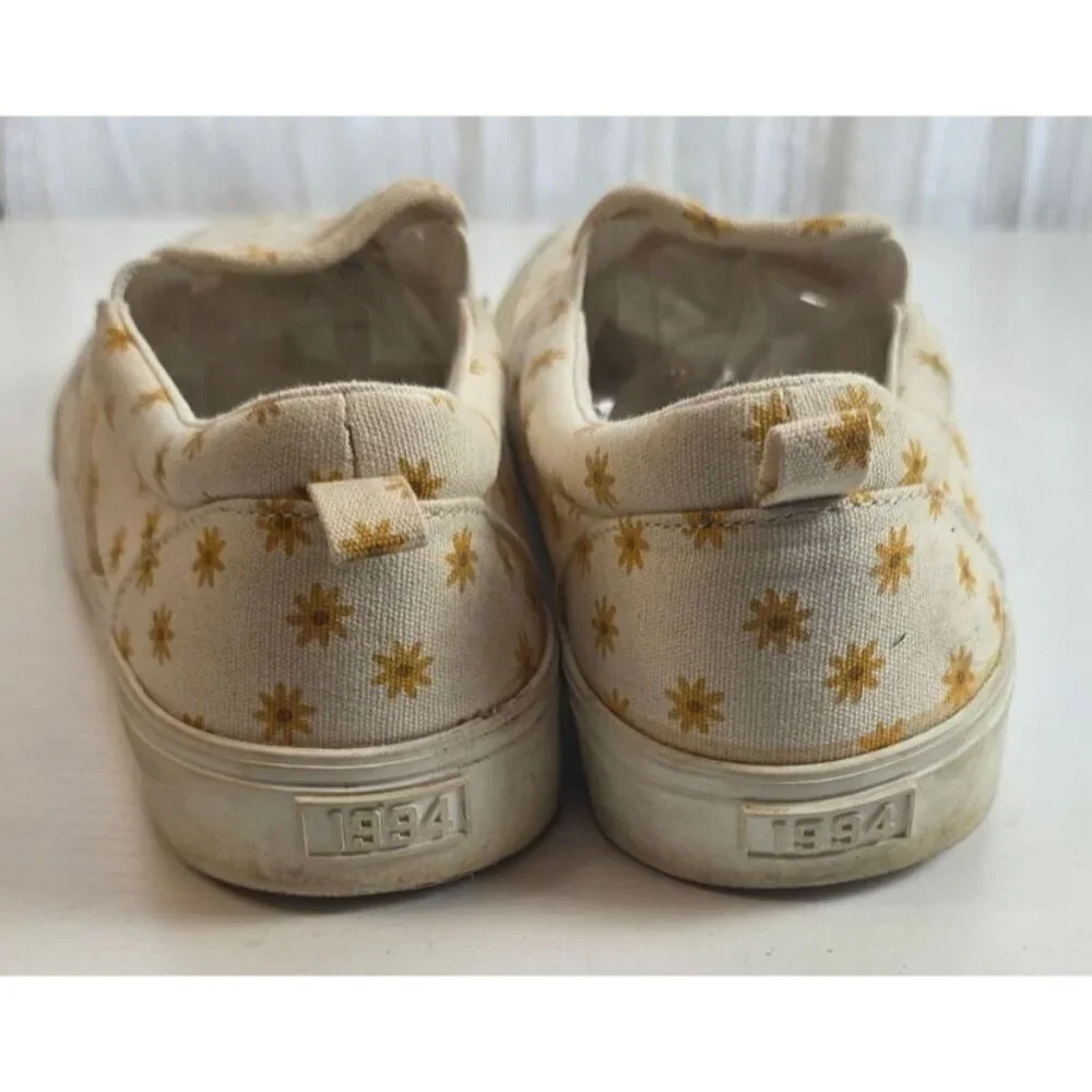 Old Navy Printed Canvas Slip-On Sneaker size 4